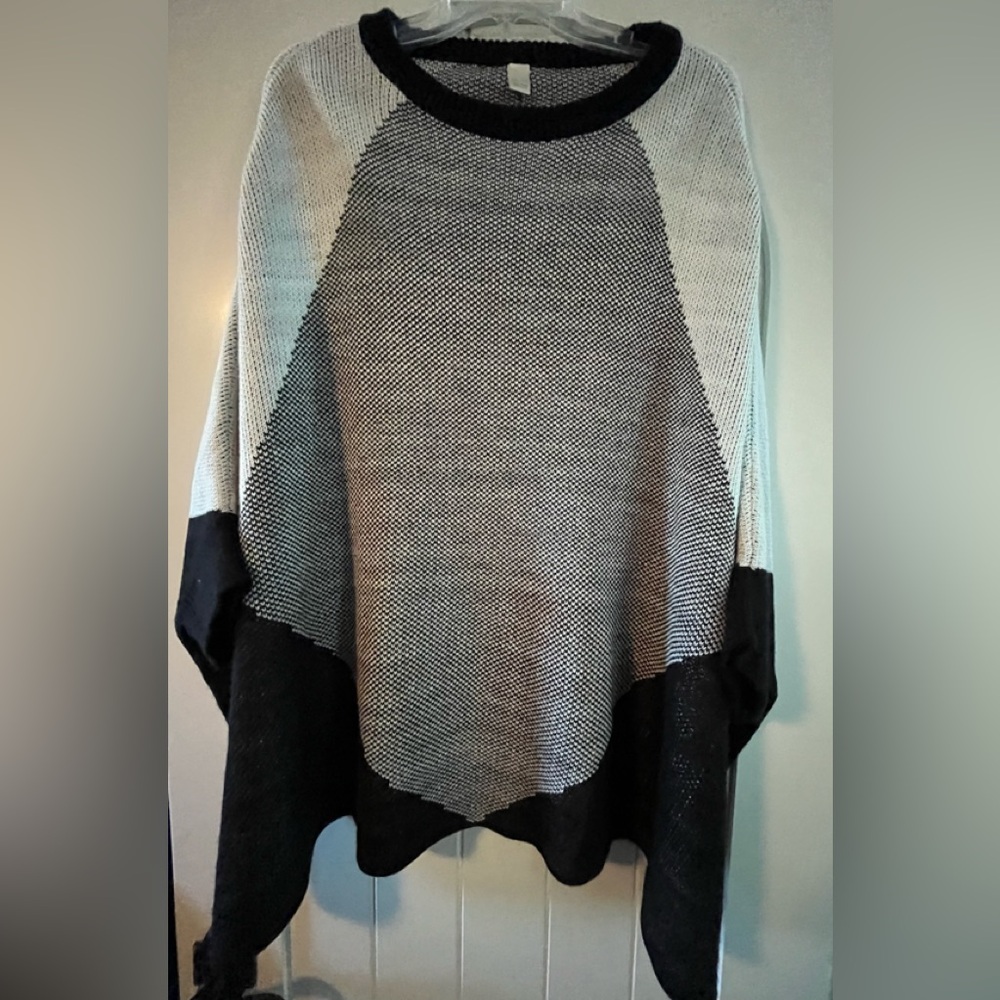 Ladies One Size pullover shawl/wrap